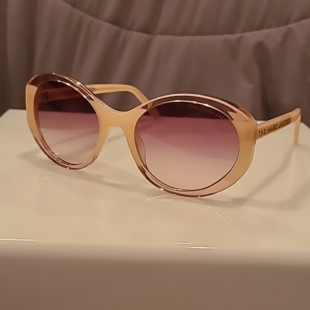 Marc Jacobs Pink Peach Burgundy Sunglasses brand new in box - Picture 2 of 13